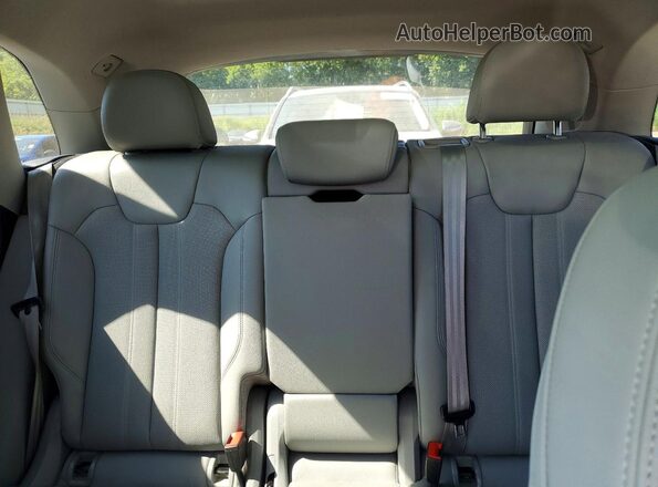 WA1CNAFY6J2248657 2018 AUDI Q5 Red Vista de los asientos traseros