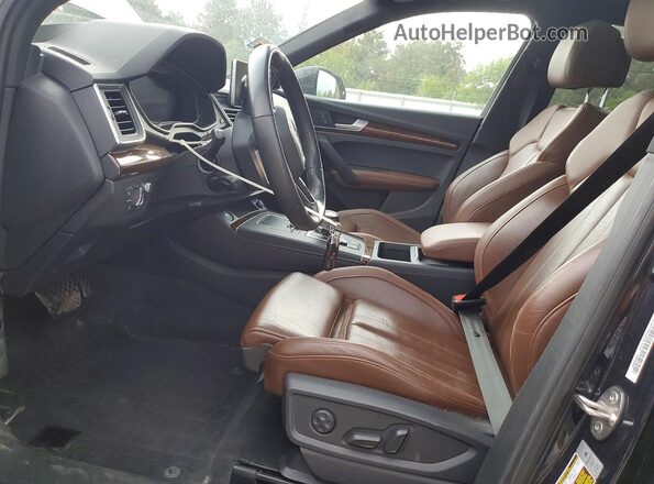 WA1CNAFY7J2070192 2018 AUDI Q5 Угольный Вид салона спереди