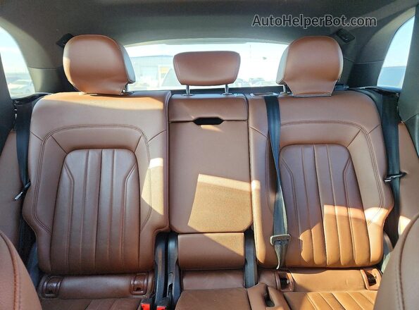 WA1CNAFY7J2201900 2018 AUDI Q5 White Вид задніх сидінь