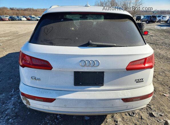 WA1CNAFY7J2201900 2018 AUDI Q5 White Вид ззаду