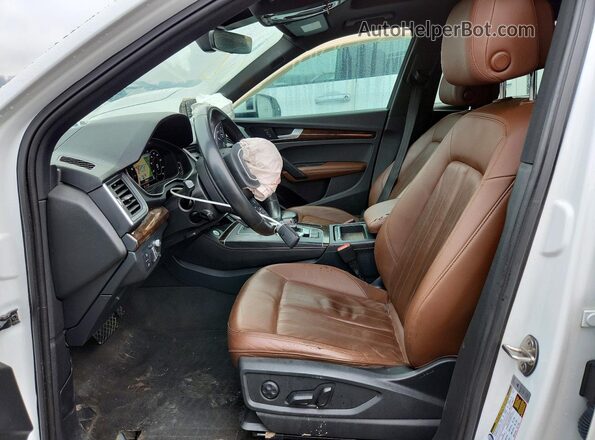 WA1CNAFY7J2201900 2018 AUDI Q5 White Вид салону спереду