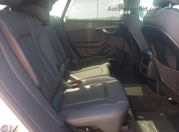 WA1CVAF10KD044431 2019 AUDI Q8 Белый Вид задних сидений