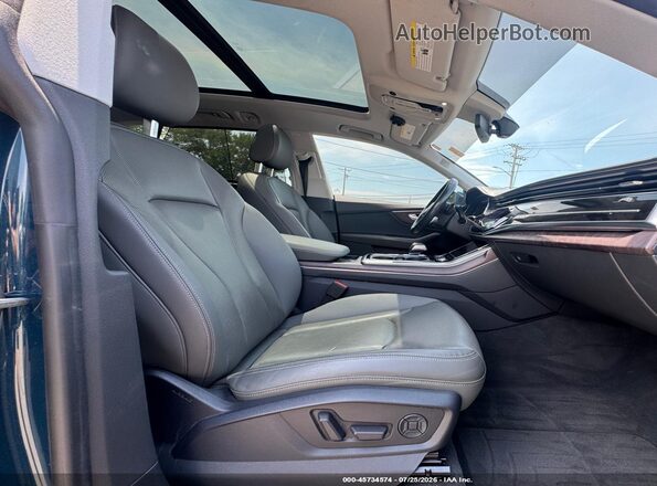WA1CVAF19KD008785 2019 AUDI Q8 Blue Вид салону спереду