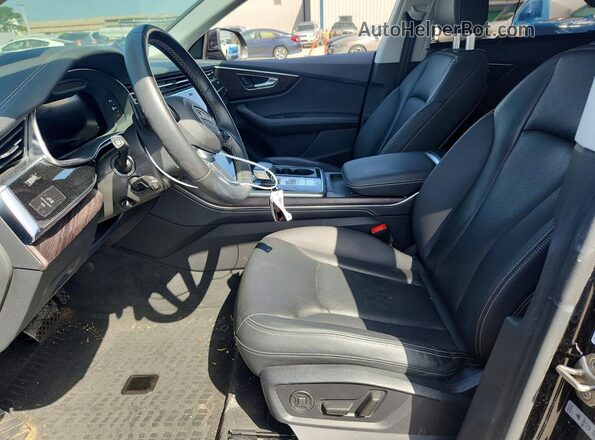 WA1CVBF12PD006860 2023 AUDI Q8 Black Вид салону спереду