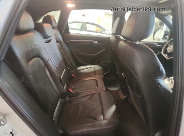 WA1D7AFP5HA001264 2017 AUDI Q5 White Вид задньої частини салону