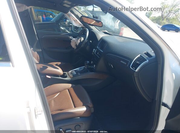 WA1D7AFPXHA031263 2017 AUDI Q5 White Front interior view