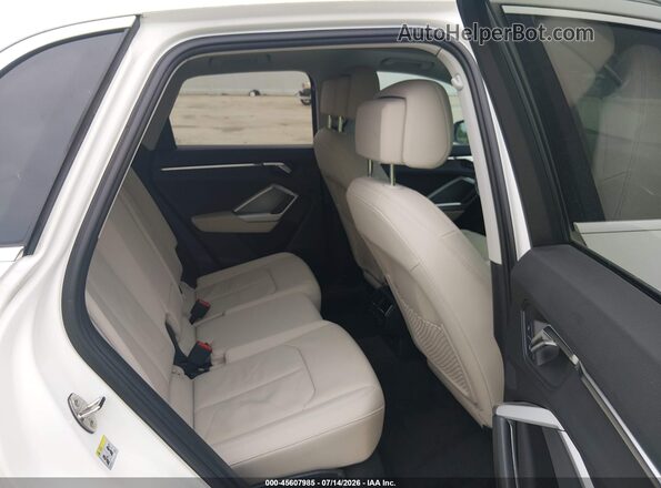WA1DECF30L1006136 2020 AUDI Q3 White Vista de la etiqueta del VIN