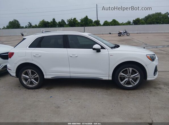WA1DECF30L1006136 2020 AUDI Q3 White Vista interior trasera