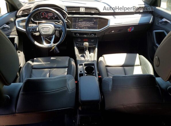 WA1DECF30M1142560 2021 AUDI Q3 Gray Vista del salpicadero