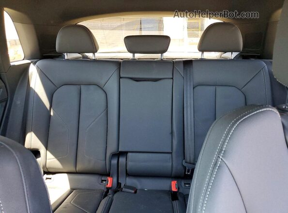 WA1DECF30M1142560 2021 AUDI Q3 Gray Vista de los asientos traseros