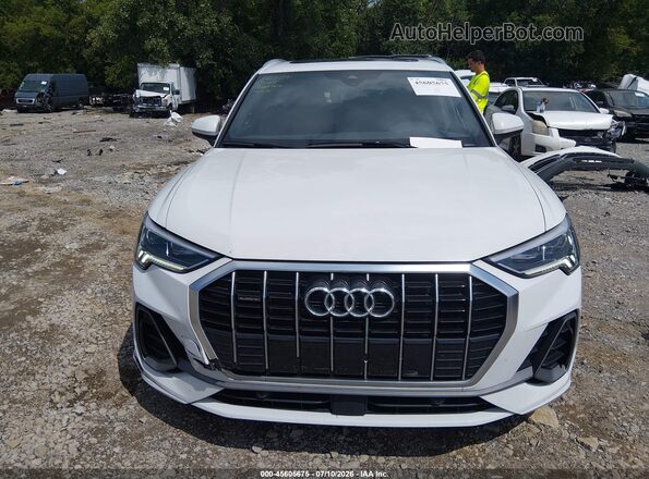 WA1DECF30R1031207 2024 AUDI Q3 White Front view