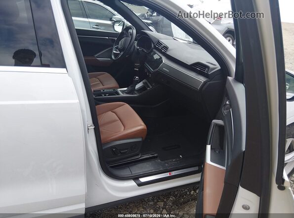 WA1DECF30R1031207 2024 AUDI Q3 White Front interior view
