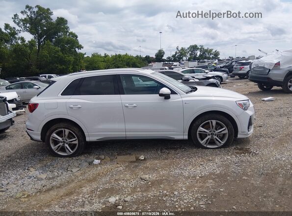 WA1DECF30R1031207 2024 AUDI Q3 White Instrument cluster view