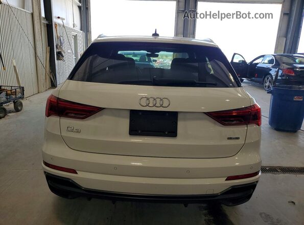 WA1DECF31M1040636 2021 AUDI Q3 White უკანა ხედი