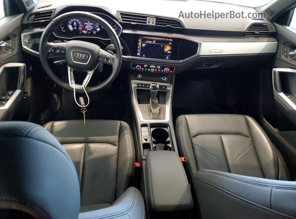 WA1DECF31M1040636 2021 AUDI Q3 White წინა პანელის ხედი