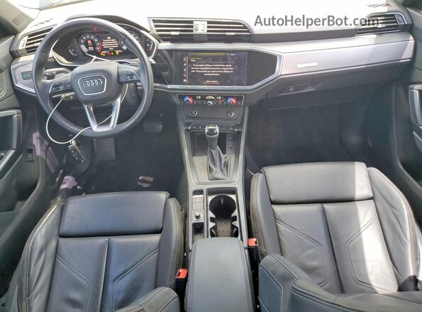 WA1DECF31M1156127 2021 AUDI Q3 Black Вид панелі приладів