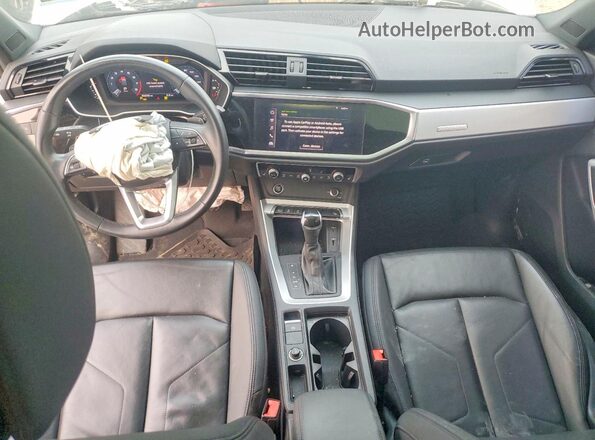 WA1DECF32M1050690 2021 AUDI Q3 White Вид панелі приладів