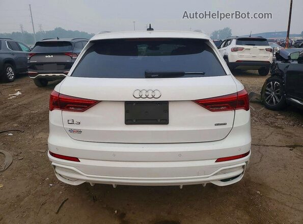 WA1DECF32M1050690 2021 AUDI Q3 White Вид ззаду