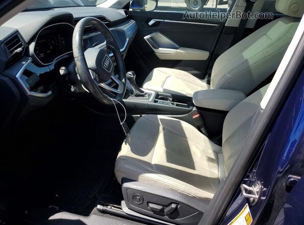 WA1DECF32M1131236 2021 AUDI Q3 Blue Vista interior delantera