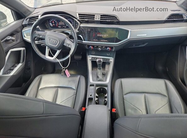 WA1DECF32P1123156 2023 AUDI Q3 Black Vista del salpicadero