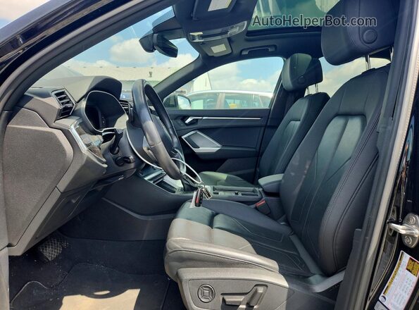 WA1DECF32P1123156 2023 AUDI Q3 Black Vista interior delantera