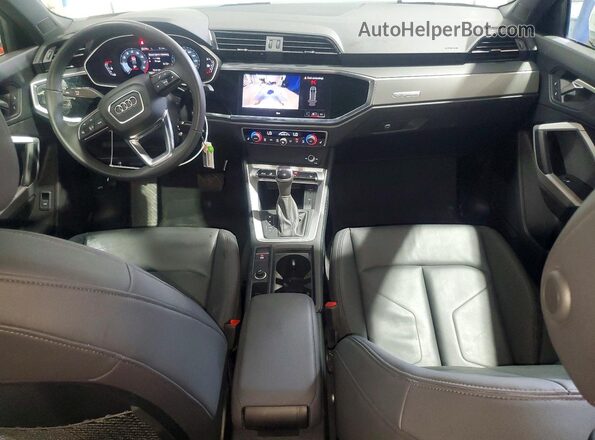 WA1DECF32S1050332 2025 AUDI Q3 White Вид панелі приладів