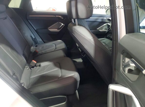 WA1DECF32S1050332 2025 AUDI Q3 White Вид задньої частини салону