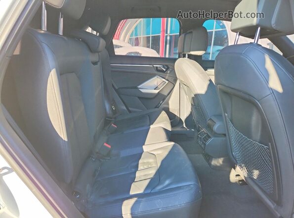 WA1DECF33M1003930 2021 AUDI Q3 White უკანა სავარძლების ხედი