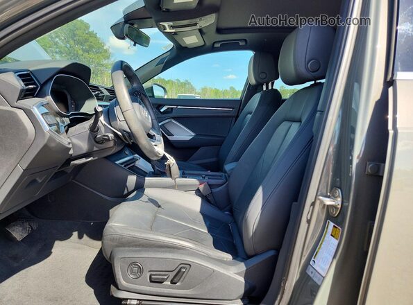 WA1DECF33N1114060 2022 AUDI Q3 Серый Вид салона спереди