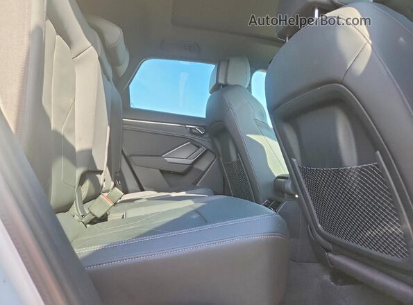 WA1DECF33N1134079 2022 AUDI Q3 Белый Вид задних сидений