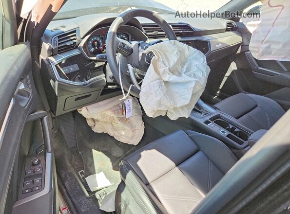 WA1DECF33S1031384 2025 AUDI Q3 Black Vista del salpicadero