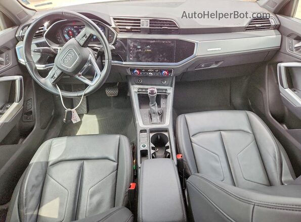 WA1DECF34P1044118 2023 AUDI Q3 White Առջևի վահանակի տեսք