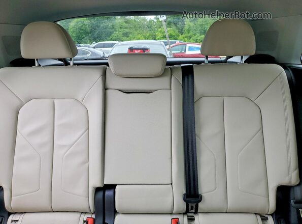 WA1DECF35L1060158 2020 AUDI Q3 White Вид задніх сидінь
