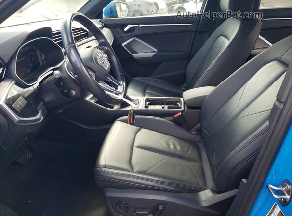 WA1DECF35P1128674 2023 AUDI Q3 Blue Vista interior delantera