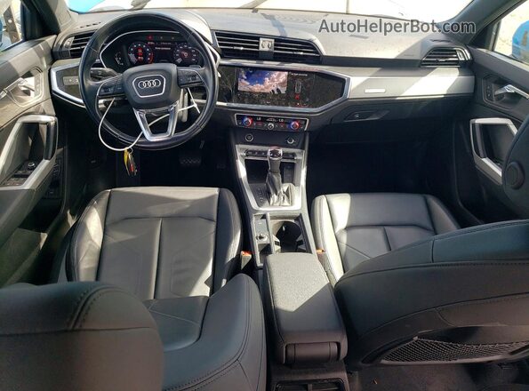 WA1DECF35P1128674 2023 AUDI Q3 Blue Vista del salpicadero