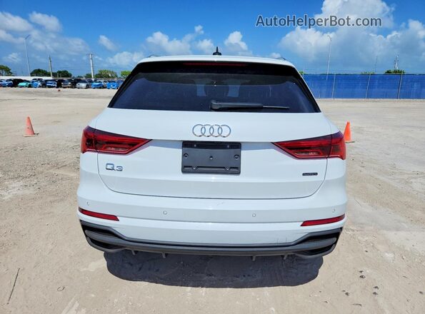 WA1DECF35R1117113 2024 AUDI Q3 White Vista trasera