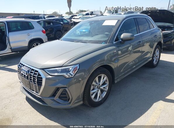 WA1DECF35R1123767 2024 AUDI Q3 Gray Front left