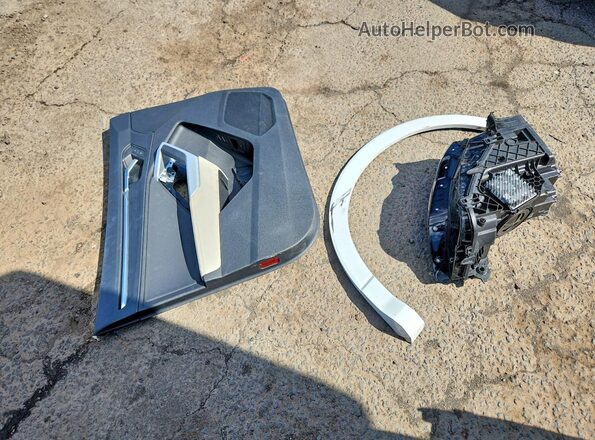 WA1DECF35R1137538 2024 AUDI Q3 White ძრავის განყოფილების ხედი