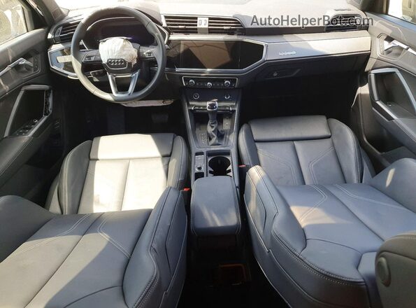 WA1DECF35S1098570 2025 AUDI Q3 Gray Widok deski rozdzielczej