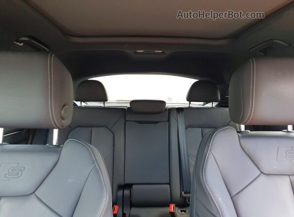 WA1DECF35S1098570 2025 AUDI Q3 Gray Widok tylnych siedzeń
