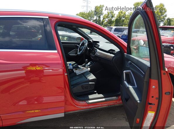 WA1DECF36R1107576 2024 AUDI Q3 Red Вид салону спереду