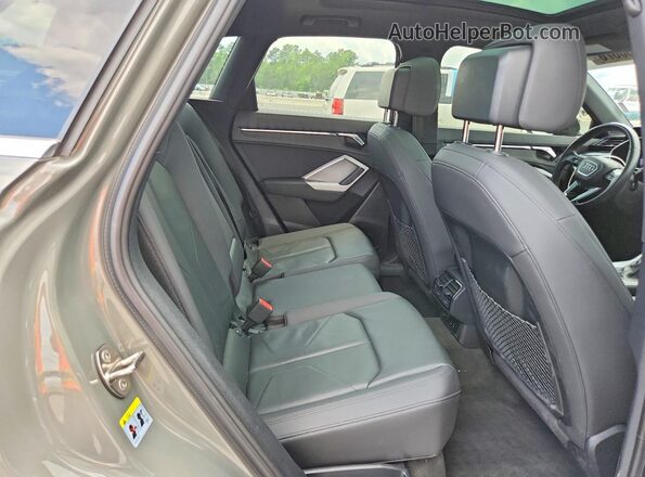 WA1DECF37M1020469 2021 AUDI Q3 Gray Вид задньої частини салону