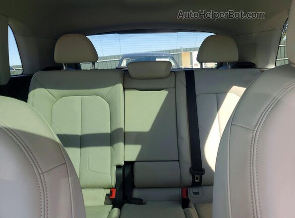 WA1DECF37P1135755 2023 AUDI Q3 White Вид задніх сидінь