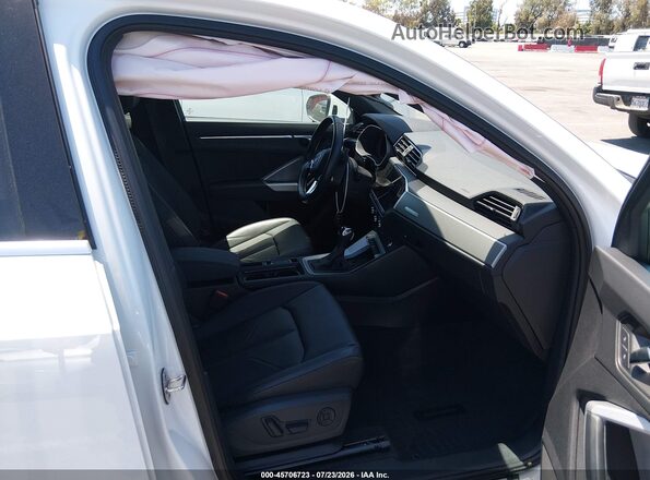 WA1DECF37R1021290 2024 AUDI Q3 White წინა სალონის ხედი