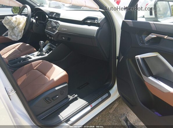 WA1DECF37S1029931 2025 AUDI Q3 White Vista interior delantera