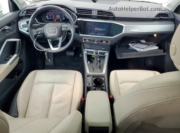WA1DECF38N1094341 2022 AUDI Q3 White Widok deski rozdzielczej