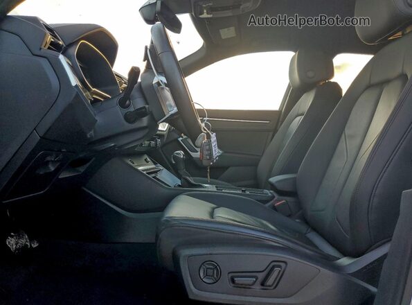 WA1DECF38P1023045 2023 AUDI Q3 White Սալոնի դիմացի տեսք