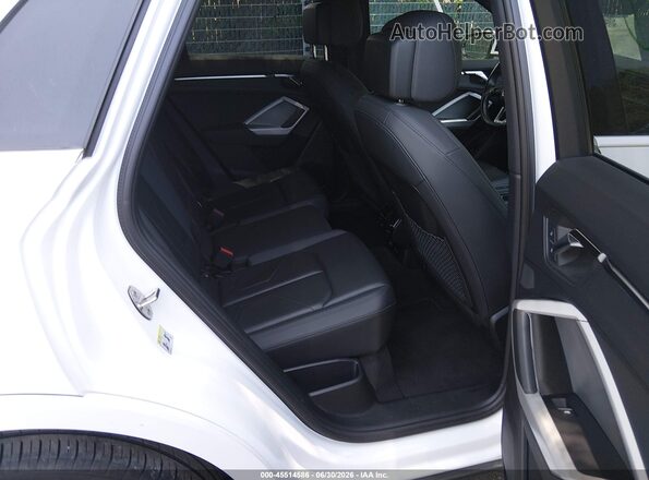 WA1DECF38R1052175 2024 AUDI Q3 White Вид наклейки з VIN-кодом