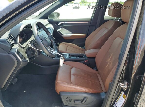 WA1DECF39M1030615 2021 AUDI Q3 Black Front interior view