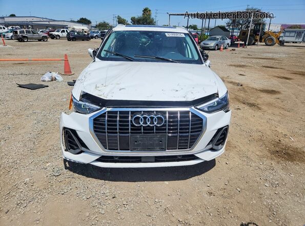 WA1DECF39M1137955 2021 AUDI Q3 White Widok z przodu